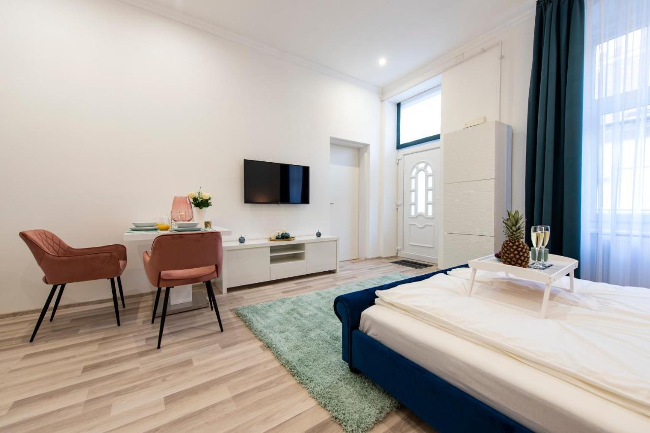 City Centre Deluxe Apartments Budapest Luaran gambar