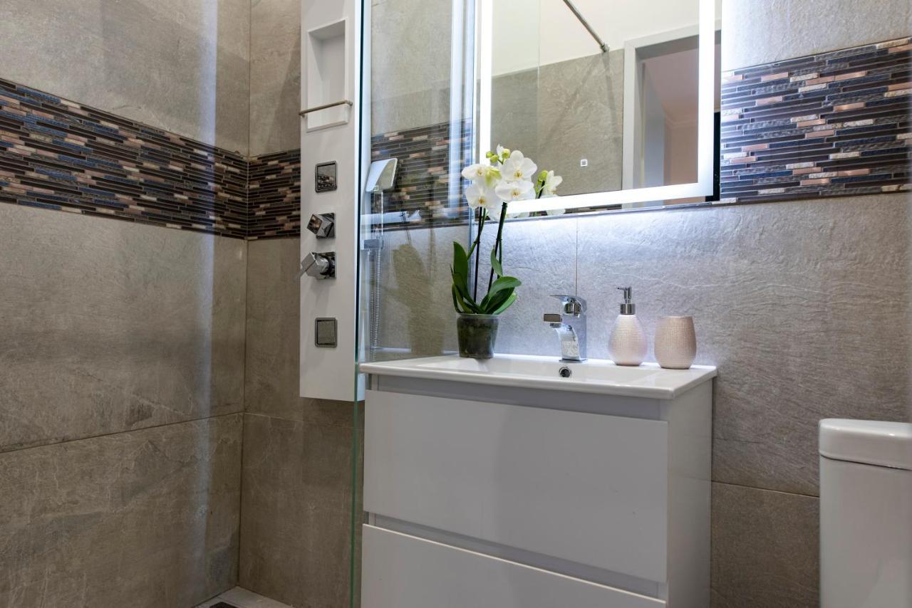 City Centre Deluxe Apartments Budapest Luaran gambar