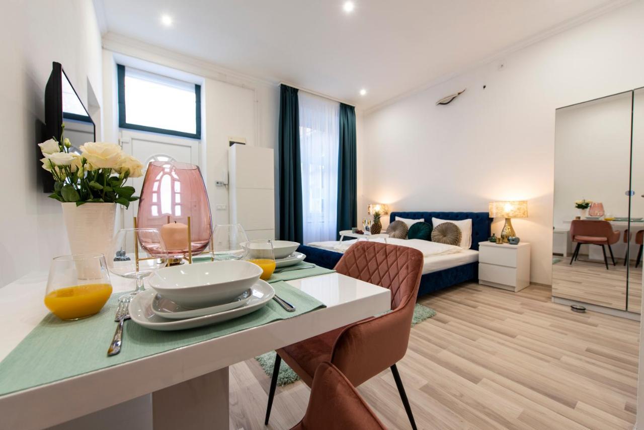 City Centre Deluxe Apartments Budapest Luaran gambar