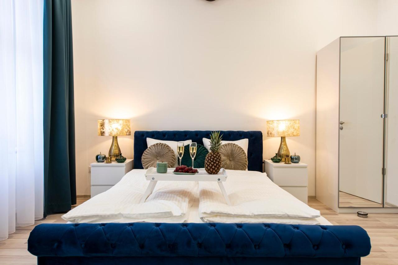 City Centre Deluxe Apartments Budapest Luaran gambar