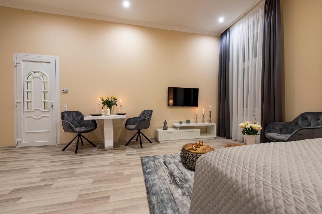 City Centre Deluxe Apartments Budapest Luaran gambar